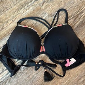 VS Black Crisscross Back Top